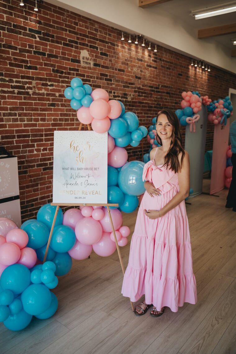 Welcome sign to gender reveal party