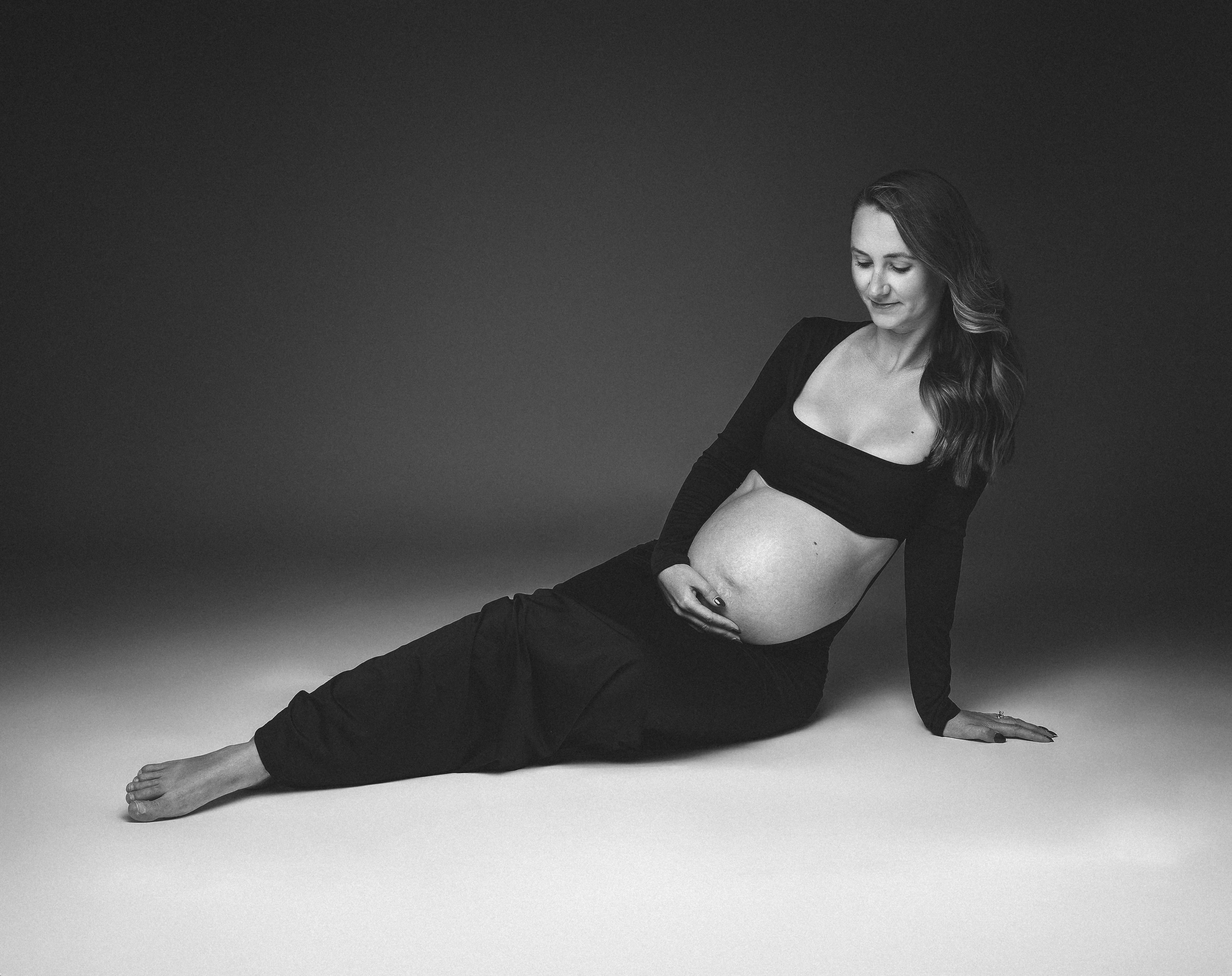 studio maternity photo