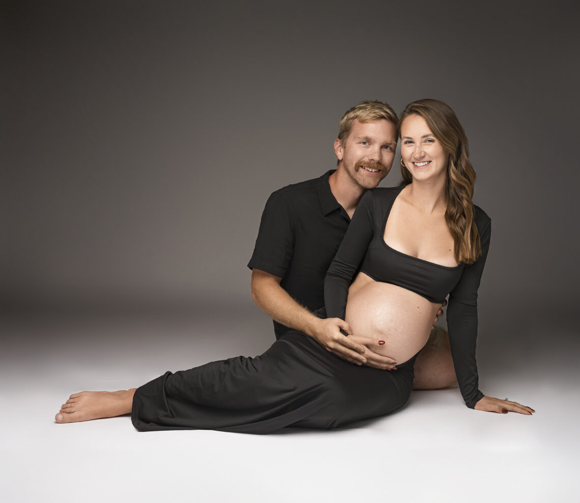 couples maternity photo shoot